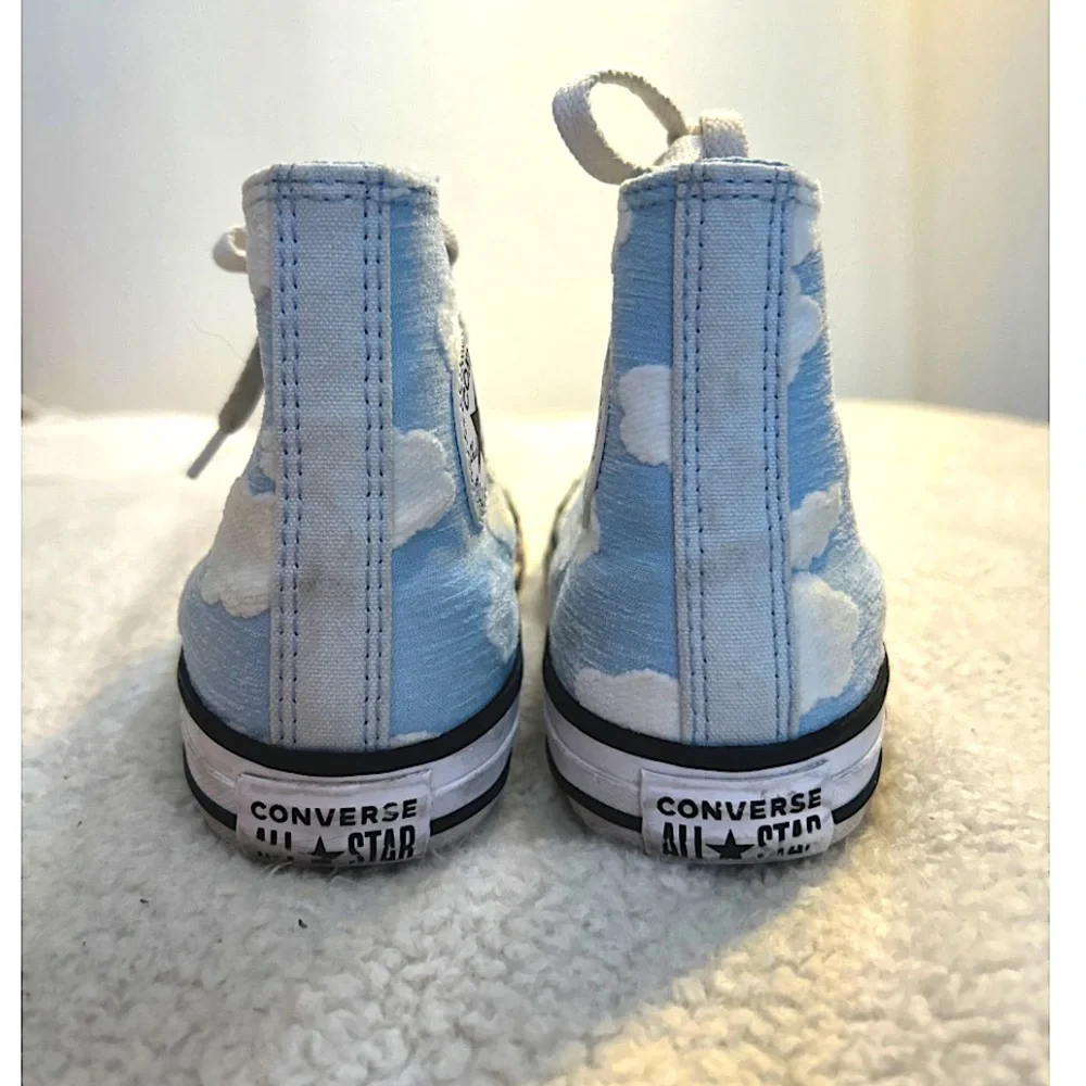 Converse Chuck Taylor All Star High 'Clouds' sneakers. - Picture 2 of 5